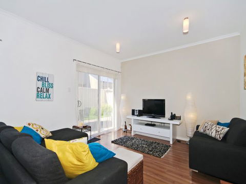 Century 21 SouthCoast: The Residence - Tourism Cairns 2
