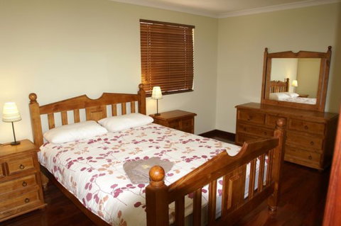 Four Elements Farmstay - Tourism Cairns 0