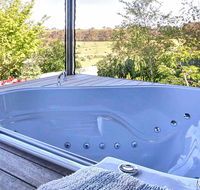 A Way to Relax at Welcome Springs Country Stays - Tourism Cairns