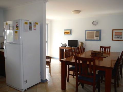 Wallaroo Waves - Tourism Cairns 2