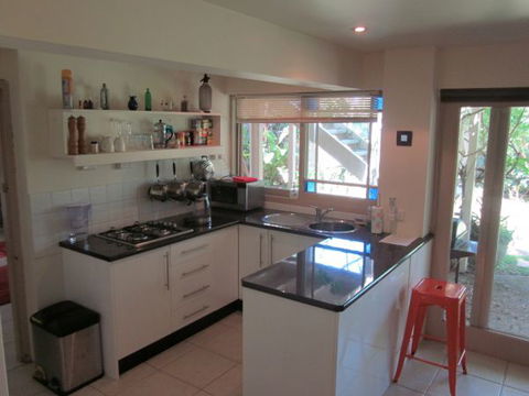 Bangalow Studio Apartment - Tourism Cairns 2