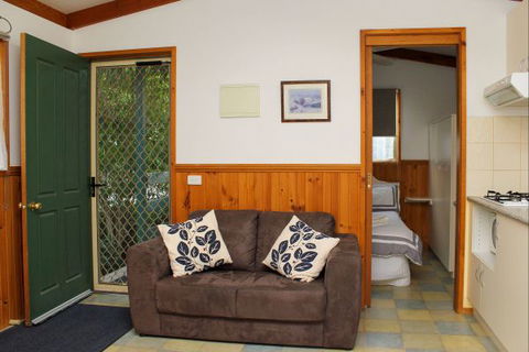 Beechworth Cabins - Tourism Cairns 1