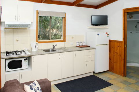 Beechworth Cabins - Tourism Cairns 6