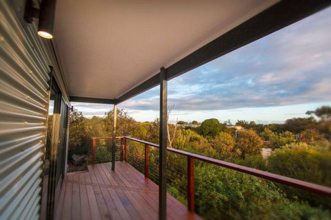 Coorong Cabins - Tourism Cairns 5