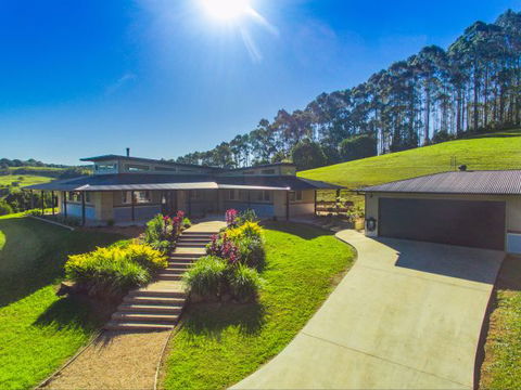 Hinterland Harmony - Tourism Cairns 0