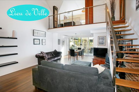 Lieu De Ville Suite - Tourism Cairns 0