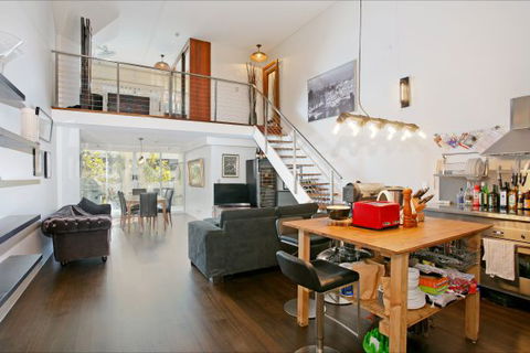 Lieu De Ville Suite - Tourism Cairns 1