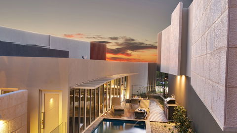 The Frames - Luxury Riverland Accommodation - Tourism Cairns 0