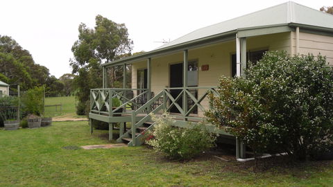 Wenton Farm Holiday Cottages - Tourism Cairns 0