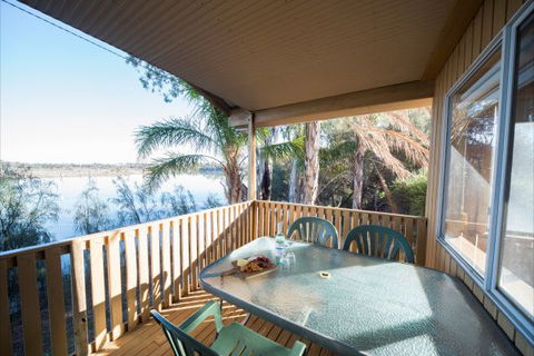 Mundic Waterfront Cottages - Tourism Cairns 5