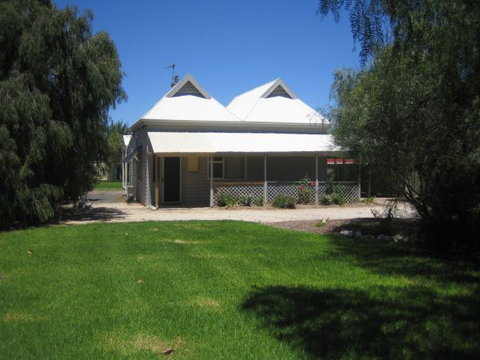 Naracoorte – Showgrounds Cottage - Tourism Cairns 1