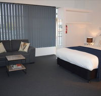 Penguin Seaside Motel - Tourism Cairns