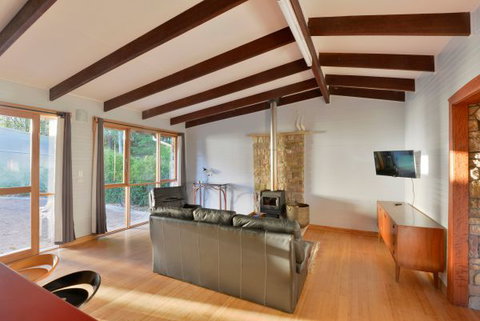 Ridgetop Hideaway - Tourism Cairns 0