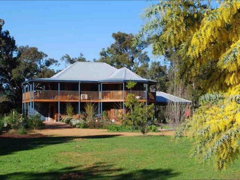 Riverwood Retreat - Tourism Cairns 0