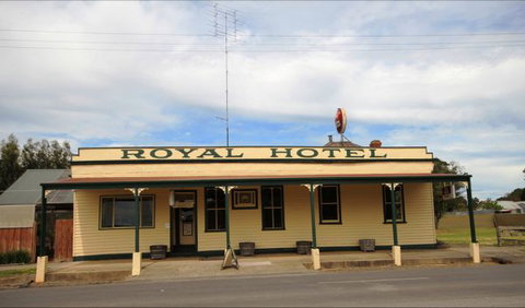 Royal Hotel Snake Valley - Tourism Cairns 0