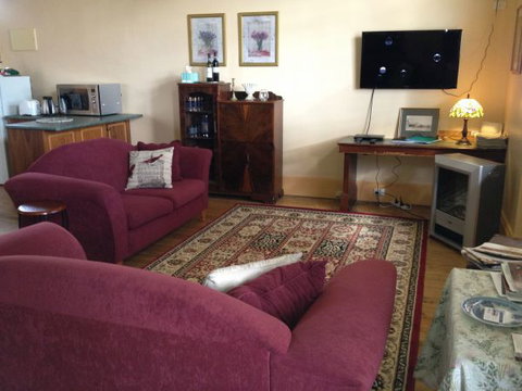 Savings Bank Of South Australia - Old Quorn Branch - Tourism Cairns 1