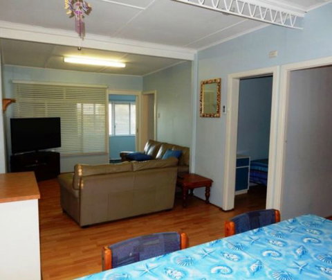 Samuel's Shack - Tourism Cairns 5