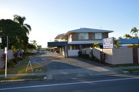 The Rover Holiday Units/Motel - Tourism Cairns 0