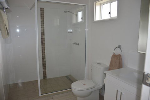 The Rover Holiday Units/Motel - Tourism Cairns 5