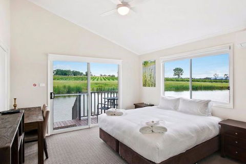 The Lakehouse At 201 - Tourism Cairns 0