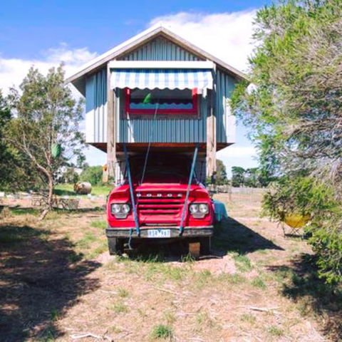 Torquay Farmstay  Blue Studio Truck - Tourism Cairns 0