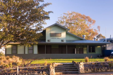 Urban Camp Melbourne - Tourism Cairns 0