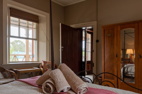 Bridge View Inn - Tourism Cairns 4