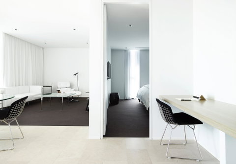Burbury Hotel - Tourism Cairns 1