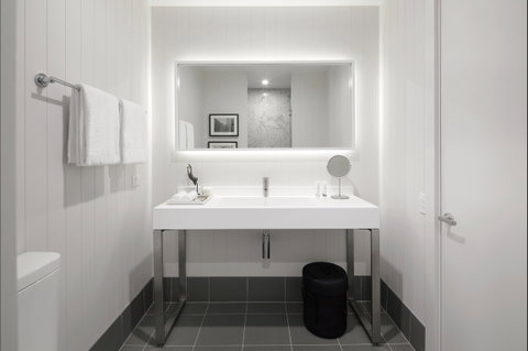 Burbury Hotel - Tourism Cairns 7