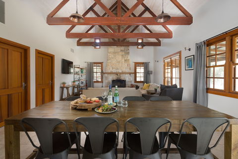 Enzo Cottage - Craftsmen Built Luxury Cottage - Tourism Cairns 6