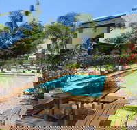 Lakes Waterfront Motel - Tourism Cairns