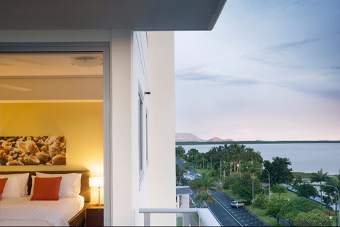 Mantra Trilogy - Tourism Cairns 2