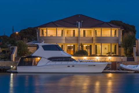 Monterey Waters 27B - Tourism Cairns 0