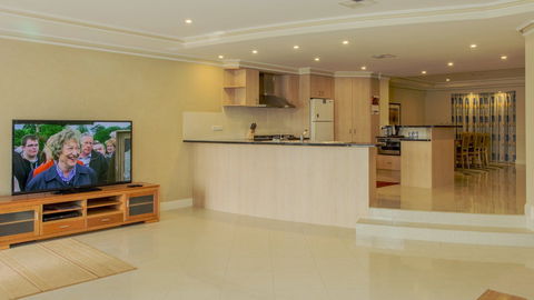 Monterey Waters 27B - Tourism Cairns 2