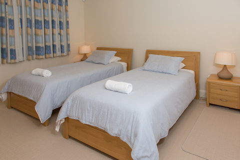 Monterey Waters 27B - Tourism Cairns 8