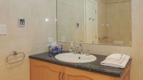 Monterey Waters 27B - Tourism Cairns 9