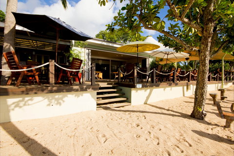 Montes Reef Resort - Tourism Cairns 1