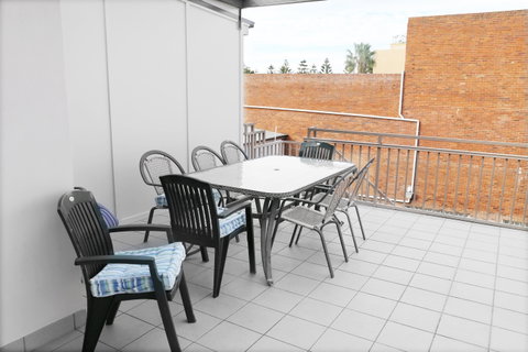 Myola Coogee Accommodation - Tourism Cairns 7