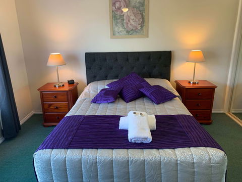 Obadiah Country Cottages - Tourism Cairns 6