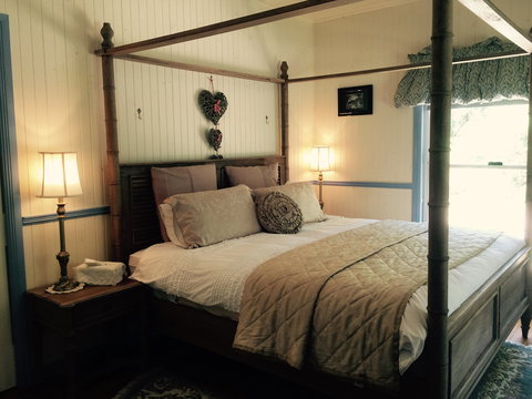 Telegraph Retreat Cottages - Tourism Cairns 3