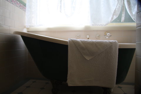 Telegraph Retreat Cottages - Tourism Cairns 5