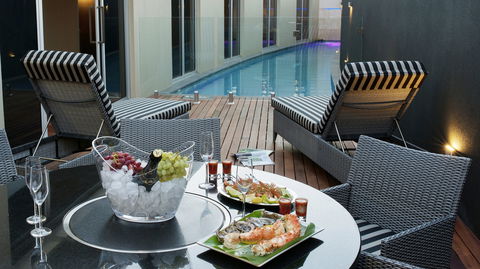 The Frames - Luxury Riverland Accommodation - Tourism Cairns 6