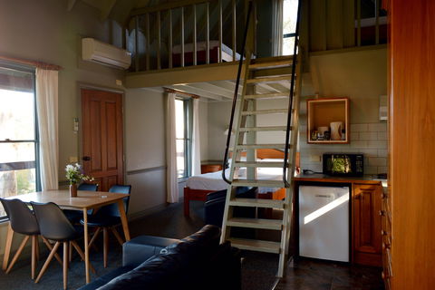 The Great Ocean Road Cottages And Backpackers - Tourism Cairns 6