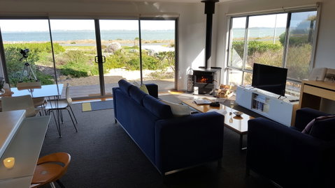 Coorong Waterfront Retreat - Tourism Cairns 0