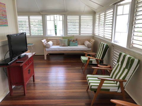 Daggoombah Holiday House - Tourism Cairns 1