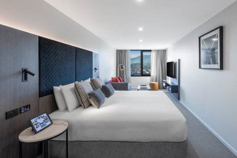 Deco Hotel Canberra - Tourism Cairns 1