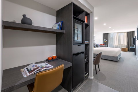 Deco Hotel Canberra - Tourism Cairns 2