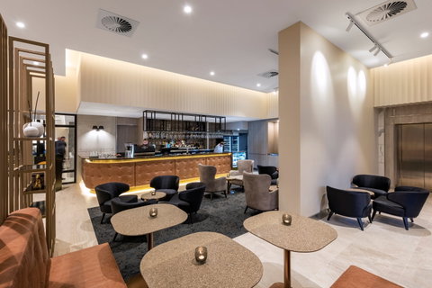 Deco Hotel Canberra - Tourism Cairns 4