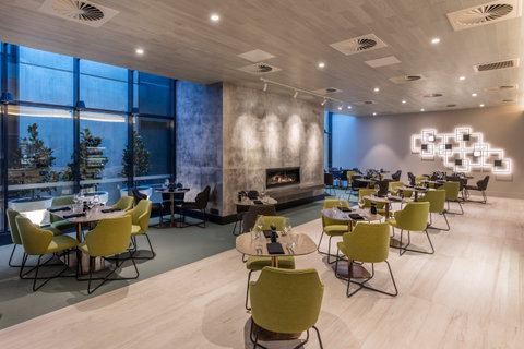 Deco Hotel Canberra - Tourism Cairns 5