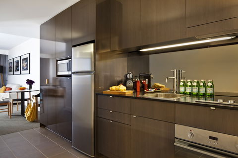 East Hotel + Apartments - Tourism Cairns 1